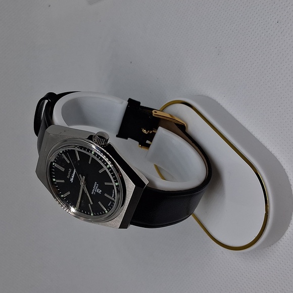 Authentic & NEW HMT Kohinoor Para Shock 17 Jewels Mechanical - Picture 3 of 6